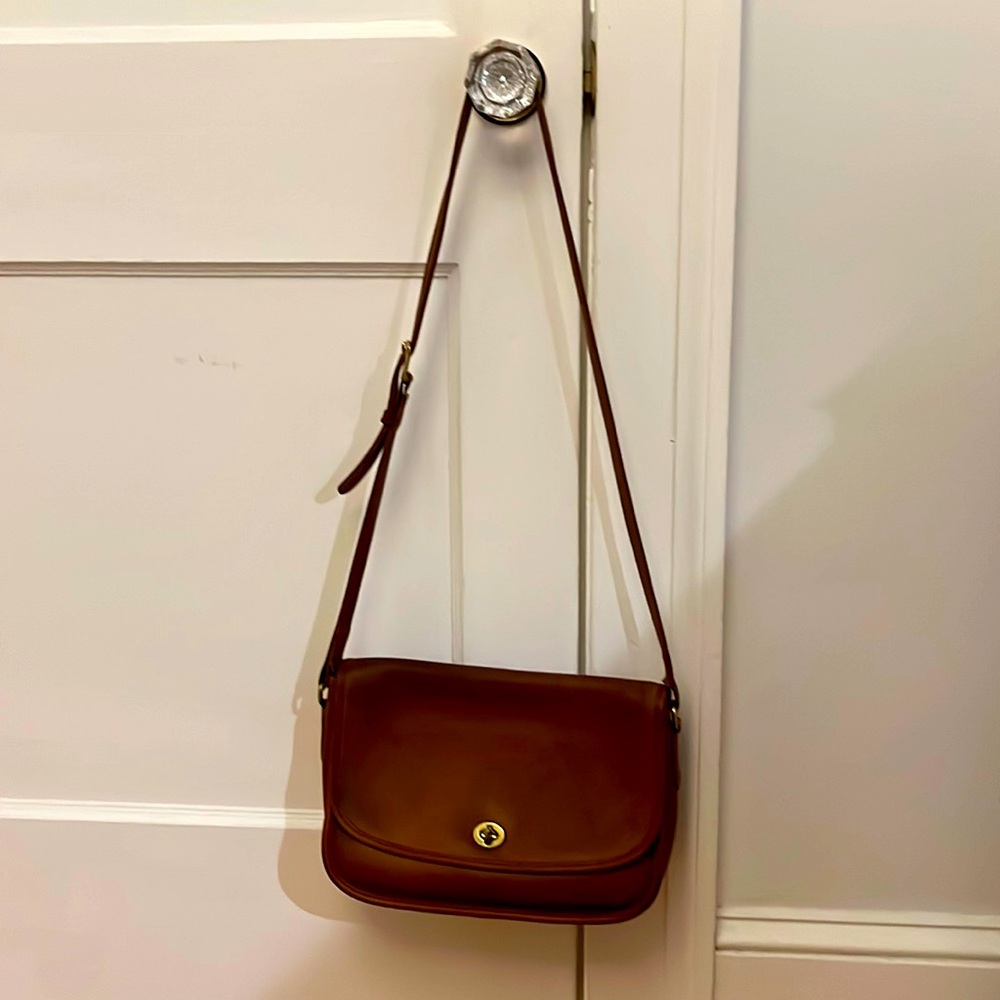 Vintage Coach crossbody purse.